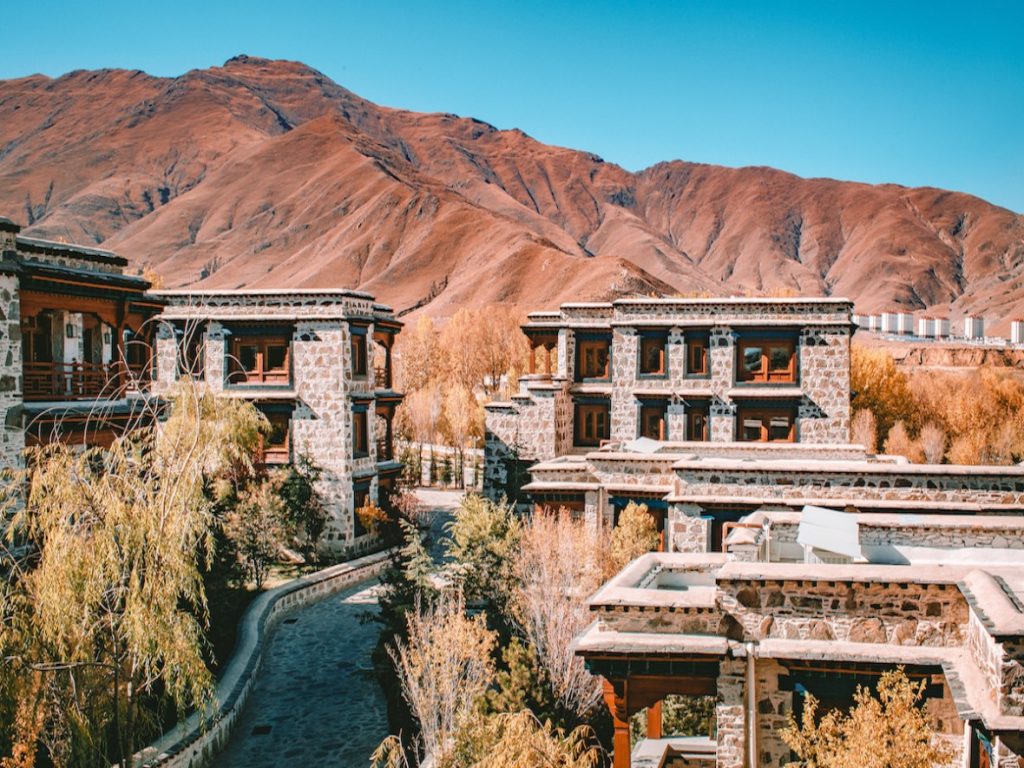 <span style="color: red;">STAY</span> TIBET