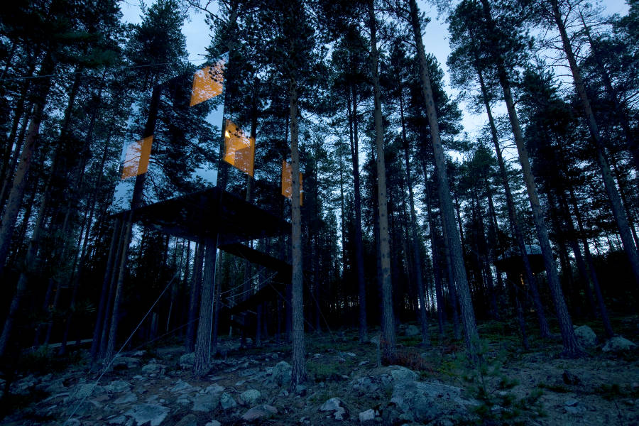 <span style="color: red;">STAY</span> SWEDEN