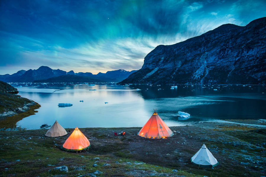 <span style="color: red;">STAY</span> GREENLAND