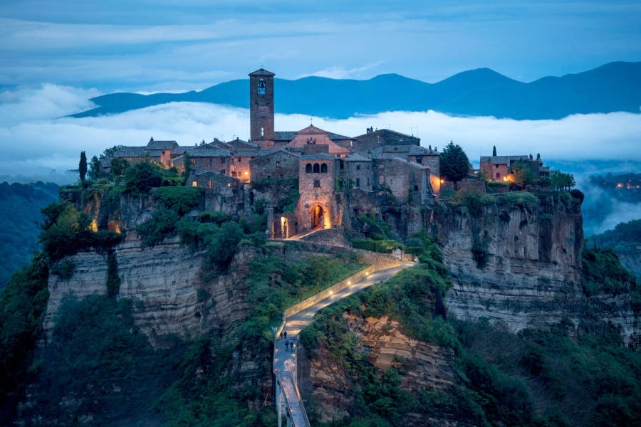 <span style="color: red;">STAY</span> ITALY